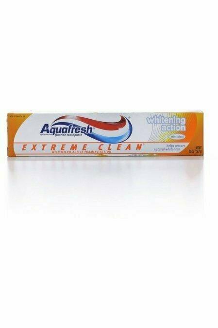 Aquafresh Extreme Clean Fluoride Toothpaste, Whitening Action 5.60 oz