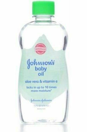 JOHNSON'S Baby Oil, Aloe Vera & Vitamin E 14 oz
